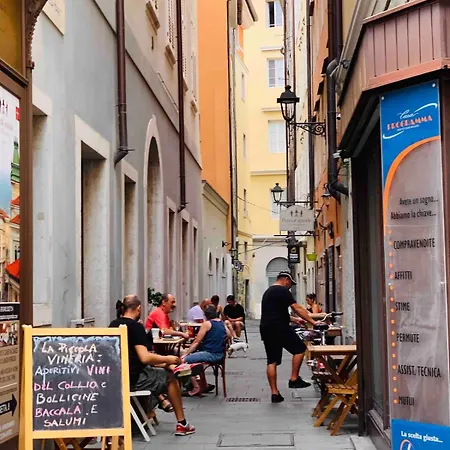 Casa Molly - Historic Centre Piazza Unita Triëst